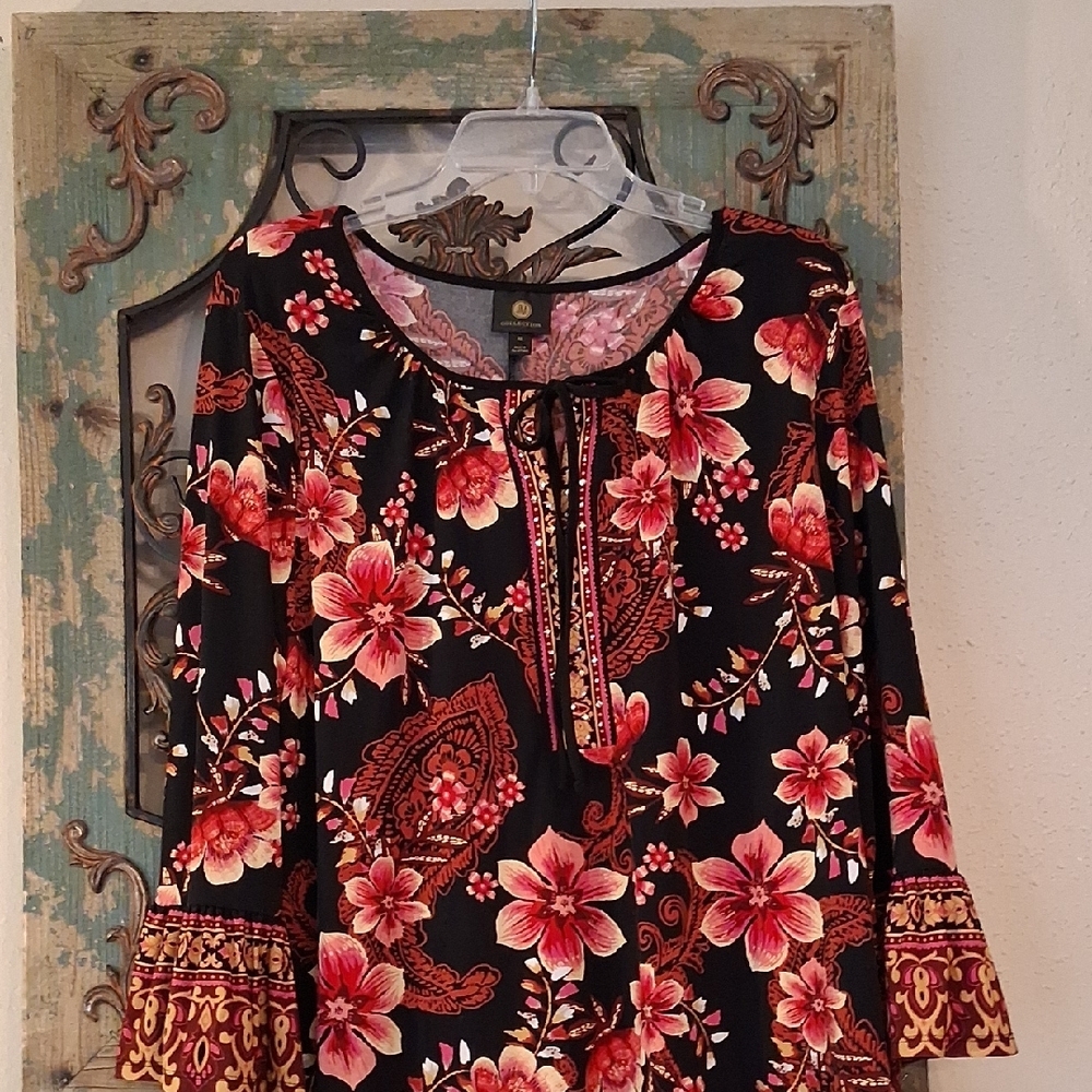 Black Blouse with Red and Pink Floral Design. NWOT Size XL - Picture 6 of 12